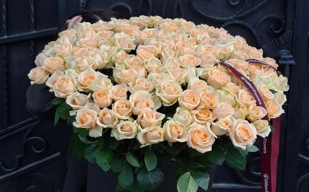 квіти у подарунковому боксі