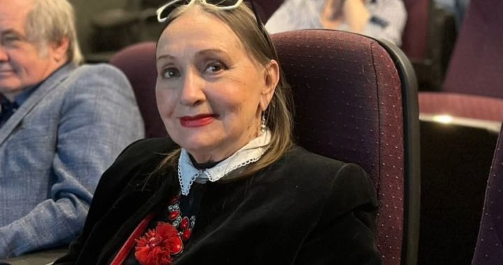 Єдиний варіант, що відповідає стилістиці та обмеженням:

Акторка Кадочникова: 4 роки боротьби чоловіка з недугою