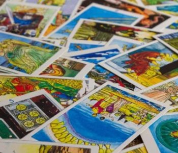 Карти Таро 25 жовтня: Тельцям – нова ідея, Скорпіонам – подарунки