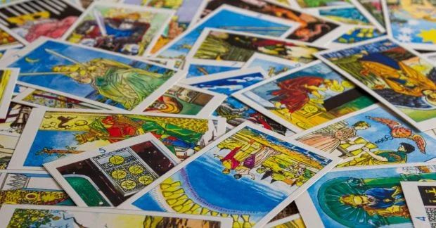 Карти Таро 25 жовтня: Тельцям – нова ідея, Скорпіонам – подарунки